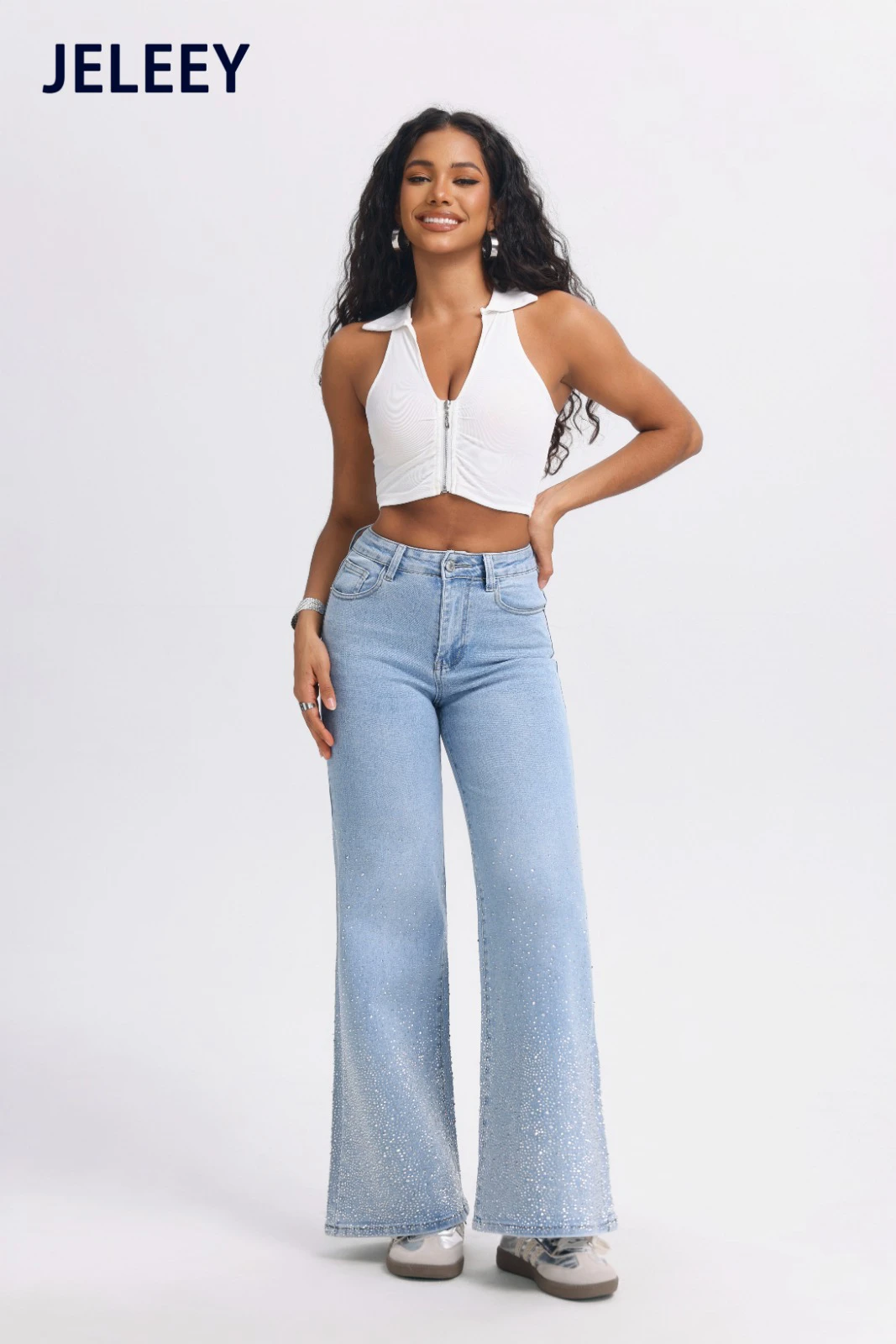 Jeans de corte acampanado con detalles brillantes-D9055