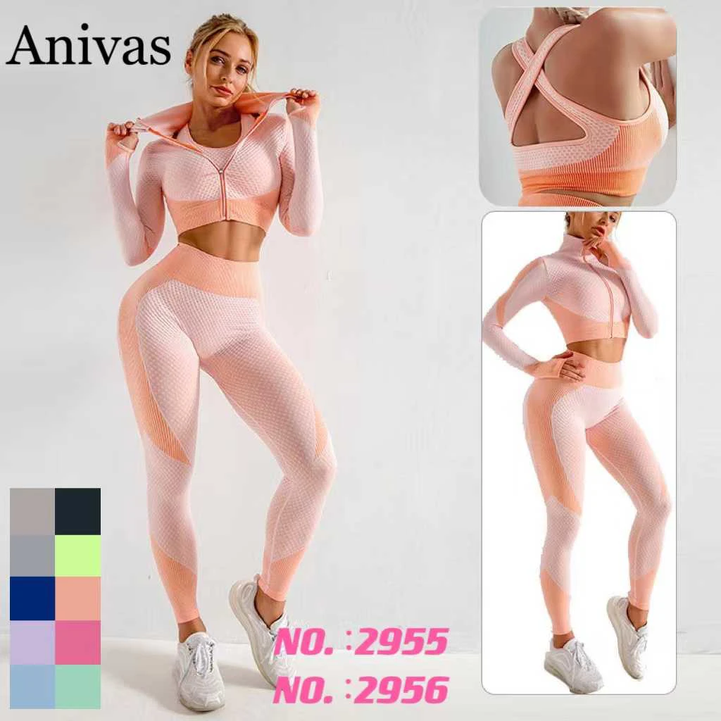 Conjunto deportivo de mujer con chaqueta crop y leggings-2955