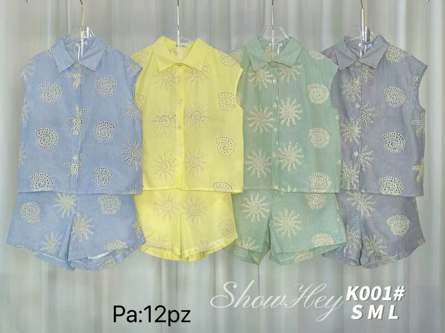 Conjunto de camisa de manga corta y shorts con patrón de rayas y bordado-K001