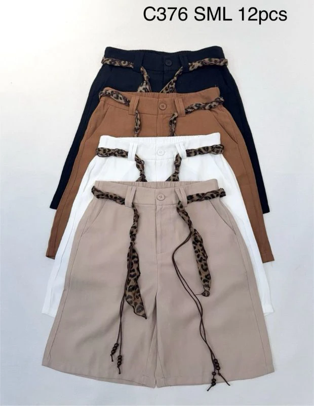 Shorts de gabardina con cinturón de estampado animal-C376