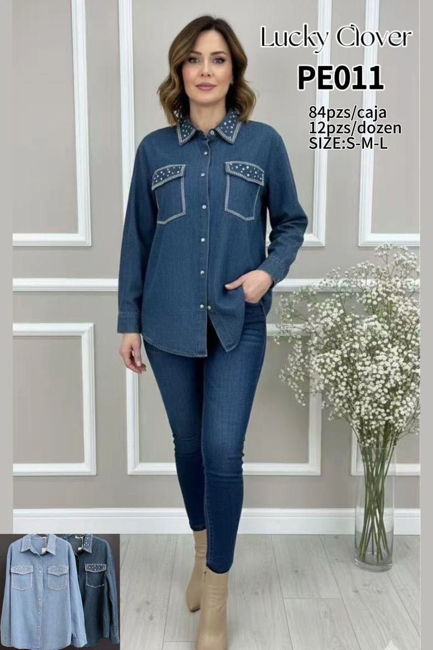 Camisa de mezclilla con cuello y bolsillos decorados-PE011