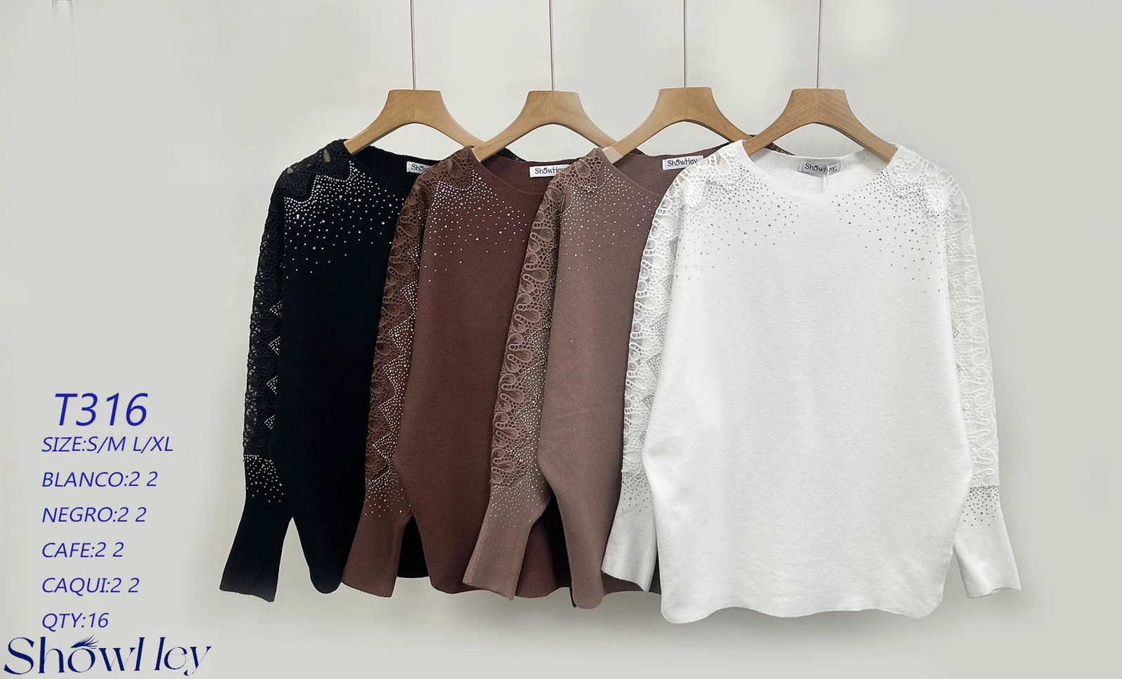 Blusa con detalles de encaje y pedrería-T316