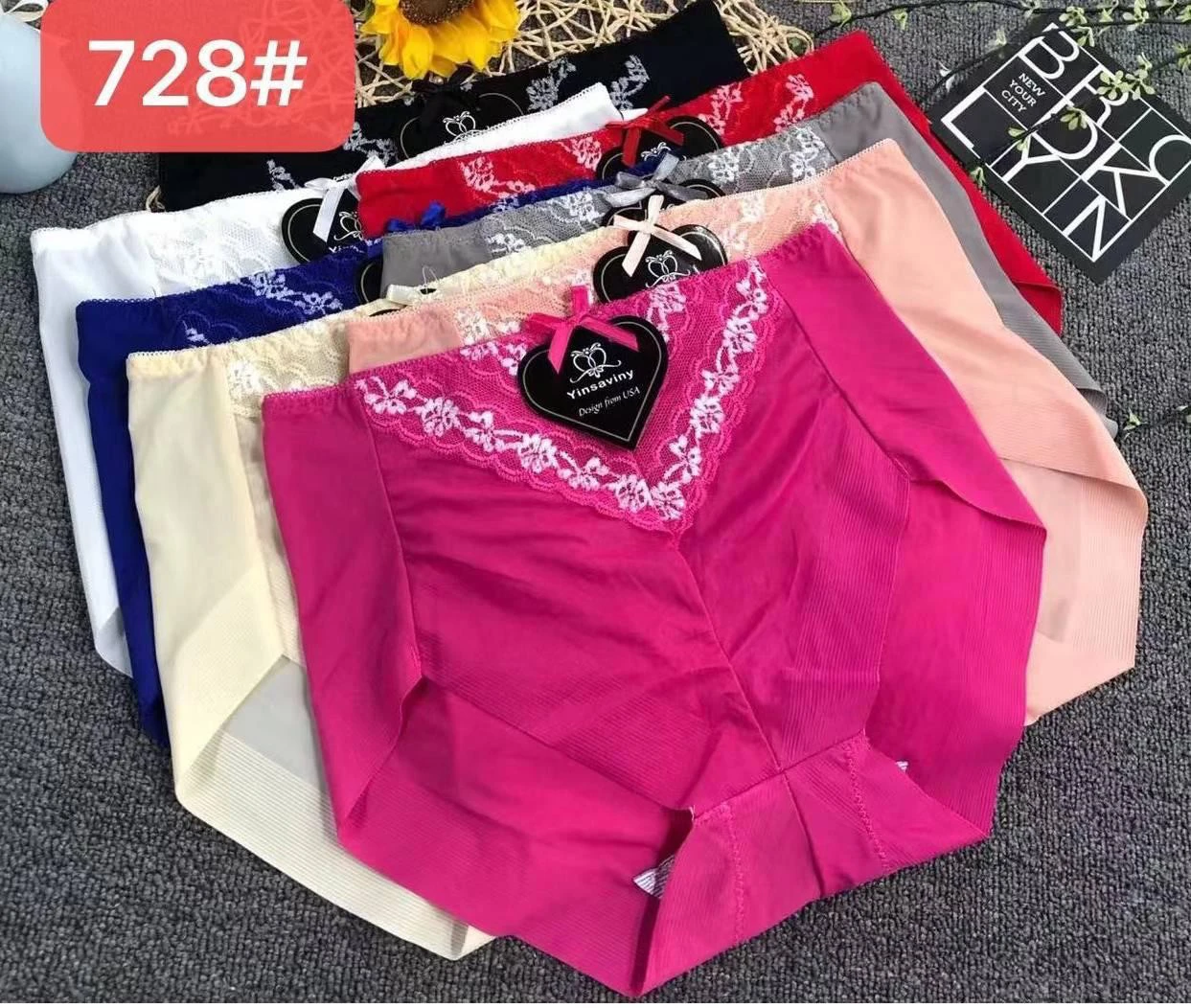 Pantaletas de mujer con detalle de encaje-728
