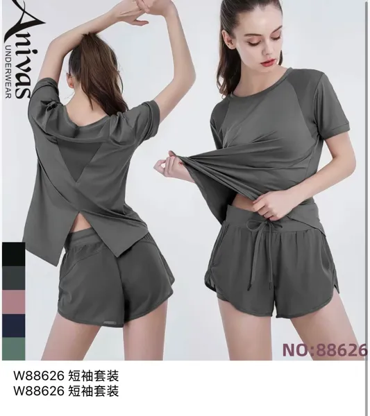 Conjunto deportivo de camiseta de manga corta y shorts para mujer-W88626