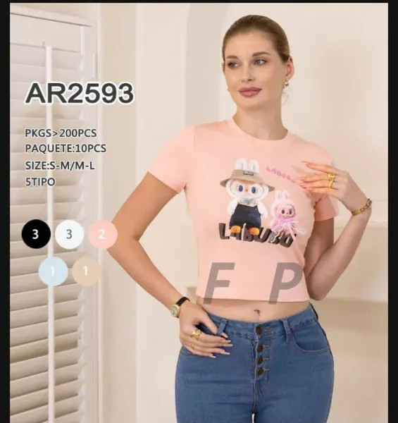 Playera crop top con estampado de personajes-AR2593