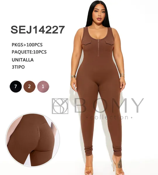 Jumpsuit deportivo de canalé con cremallera-SEJ14227