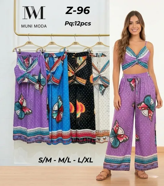 Conjunto de top crop y pantalón ancho estampado