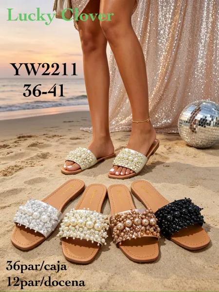 Sandalias planas con perlas