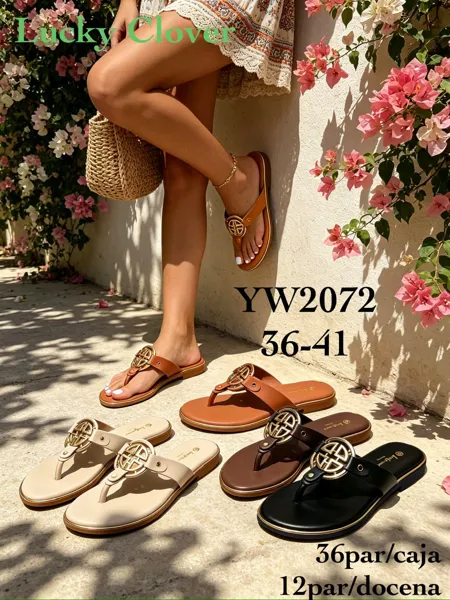 Sandalias de dedo con adorno metálico