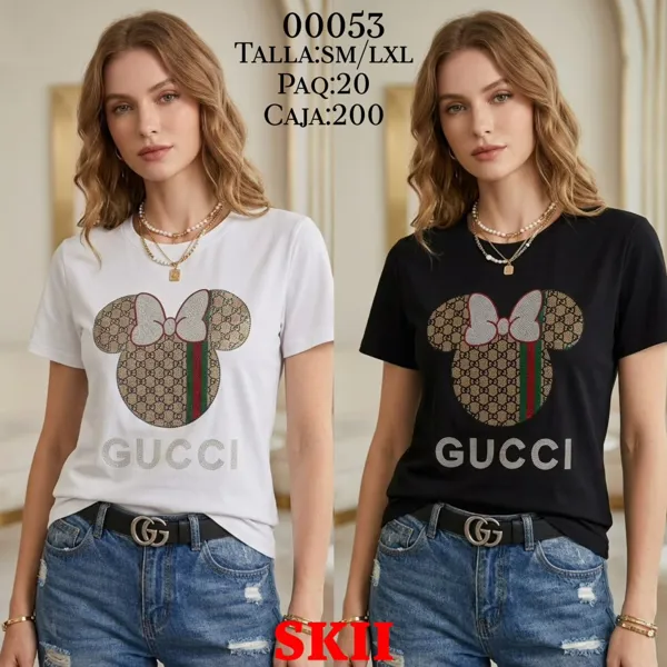 Playera con diseño de Mickey Mouse y logo