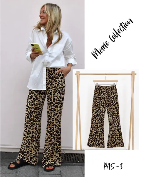Pantalones acampanados de animal print