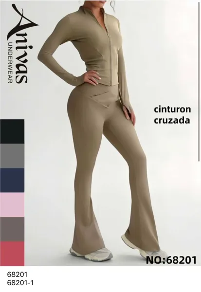 Conjunto Deportivo de Top con Cremallera y Pantalones Acampanados con Cinturón Cruzado-68201