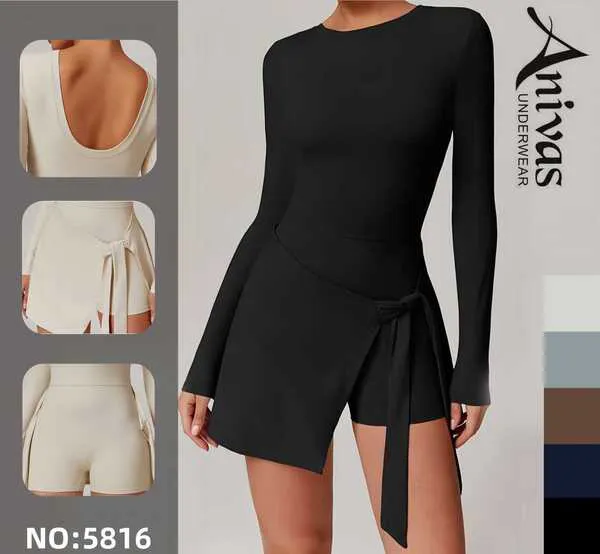 Conjunto de top manga larga y shorts con detalle envolvente-5816