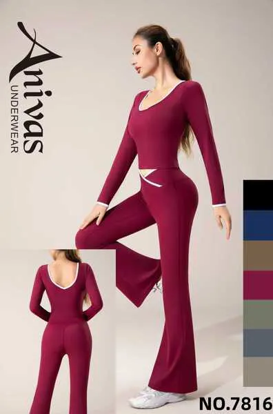 Conjunto deportivo de top manga larga y pantalón acampanado-7816