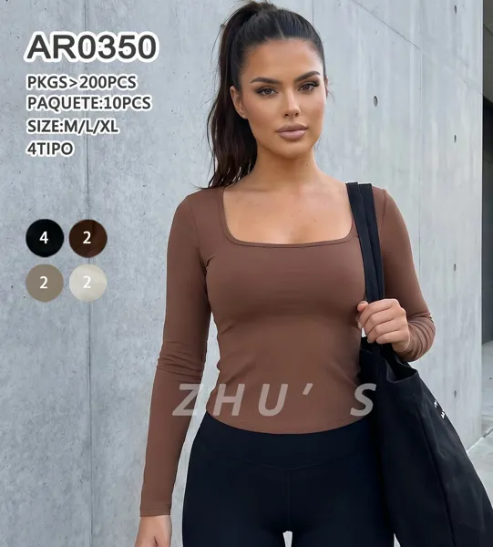 Top de manga larga con cuello cuadrado