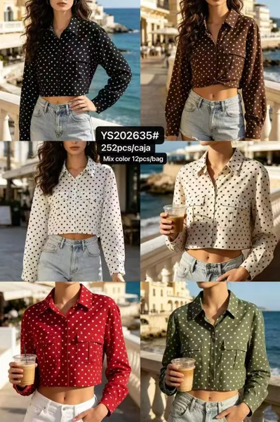 Blusa cropped de manga larga con lunares