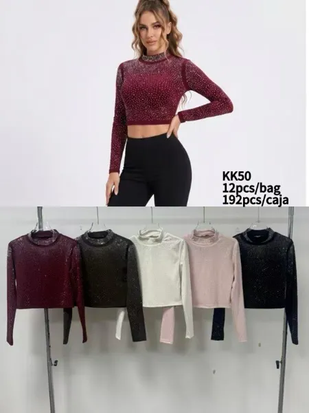 Blusa corta de manga larga con cuello alto y brillos