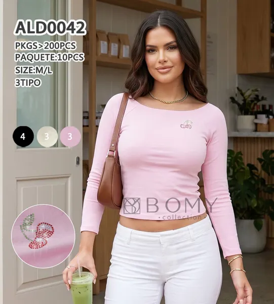 Crop top de cereza con brillos