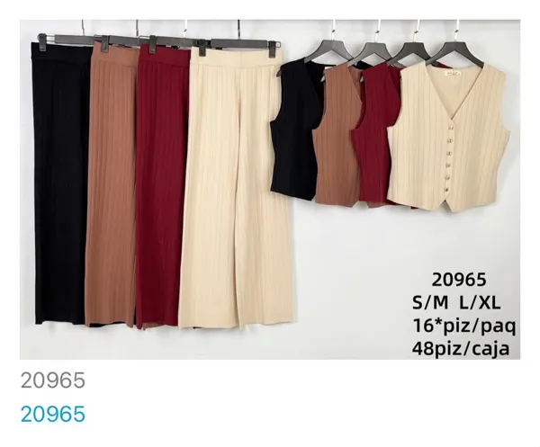 Conjunto de pantalón y top de sisas de punto acanalado