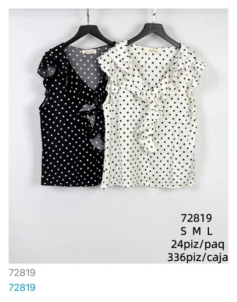 Blusa de lunares con volantes