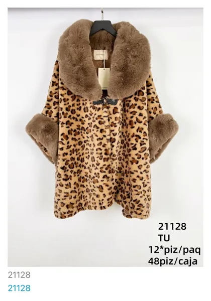Capa de piel sintética con estampado de leopardo
