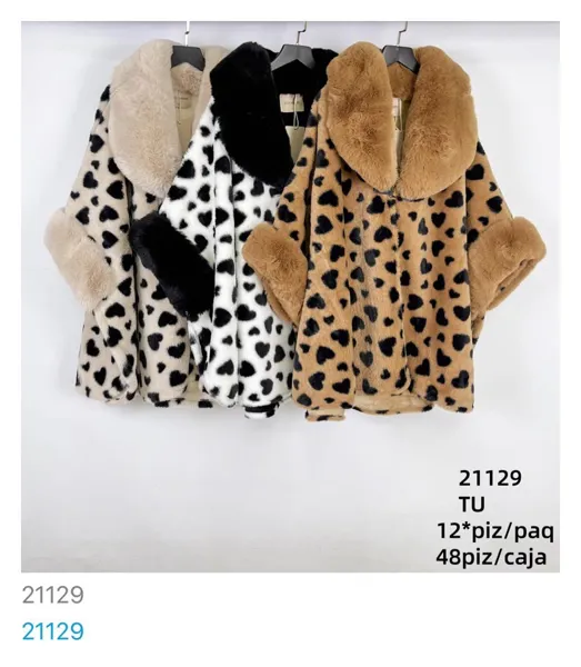 Abrigo de peluche con estampado de corazones