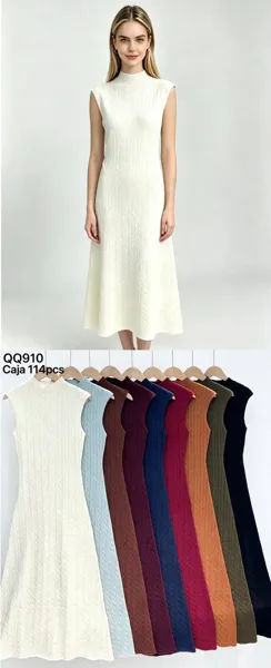 Vestido largo de punto trenzado sin mangas con cuello alto