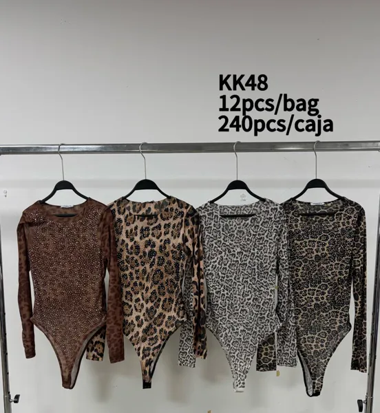Body de manga larga con estampado de leopardo y pedrería