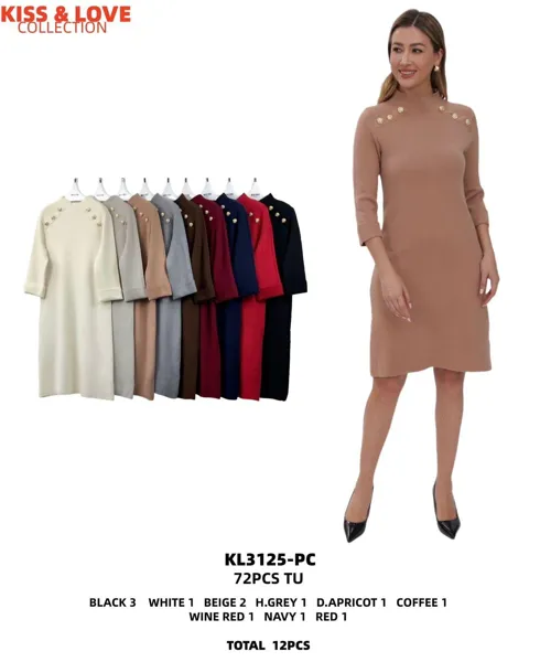 Vestido con botones decorativos