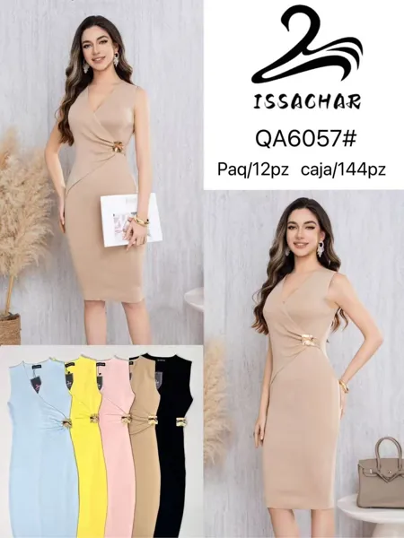 Vestido entallado con hebilla lateral