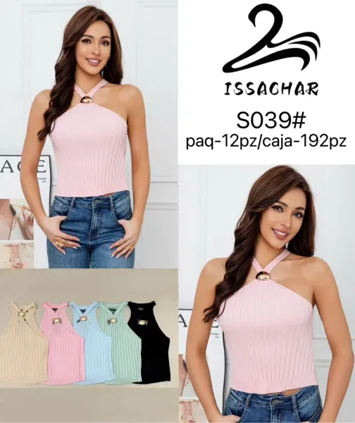 Blusa cuello halter con detalle metálico