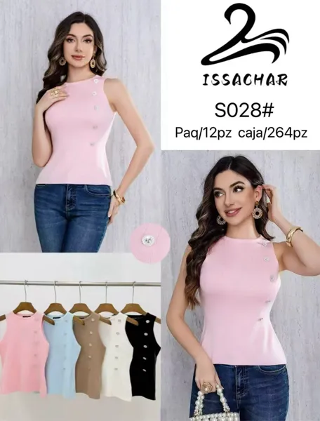 Blusa con botones decorativos