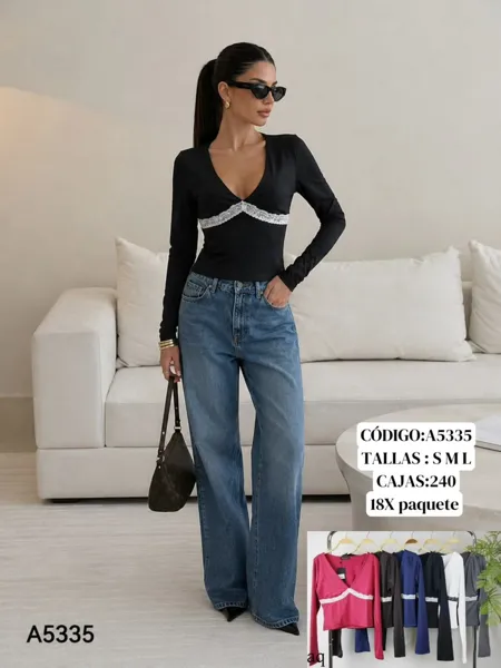 Blusa manga larga con detalle de encaje