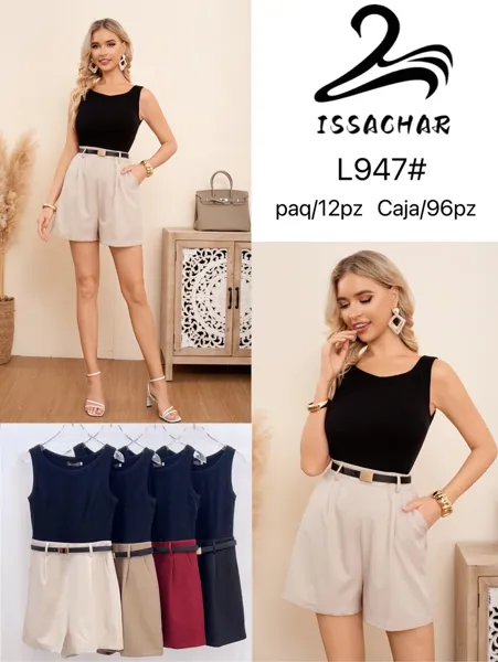 Conjunto de top sin mangas y short con cinturón