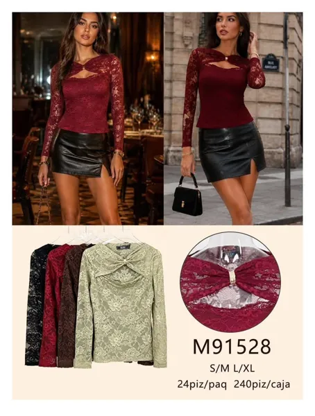 Blusa de encaje con abertura frontal