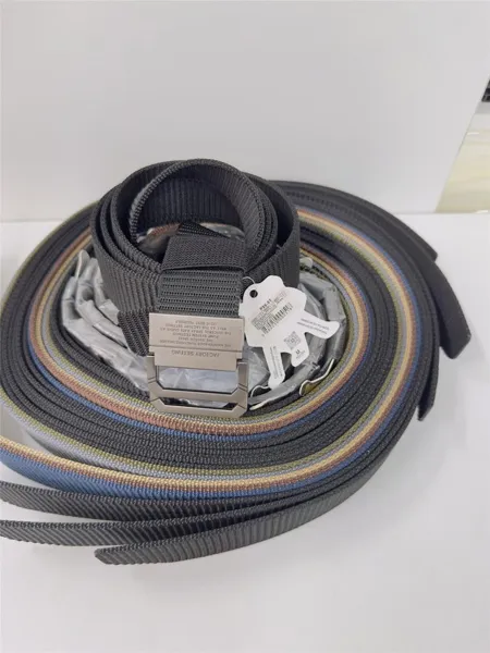 Cinturón de lona de nailon para caballero con hebilla automática de metal rectangular, color gris oscuro