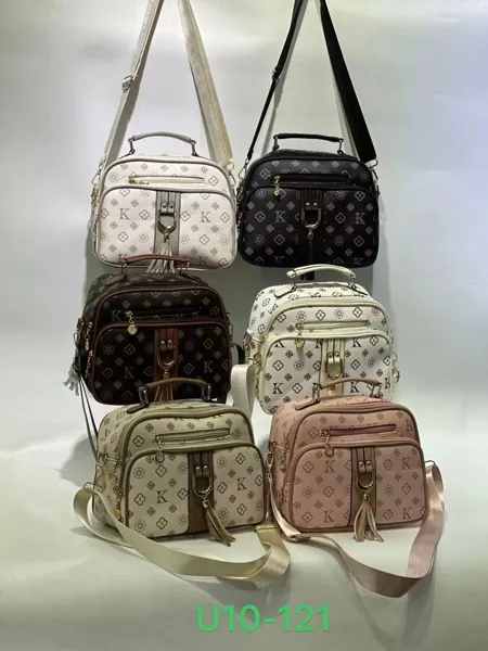 Bolsa cruzada de nylon con estampado monograma, borla y mango superior