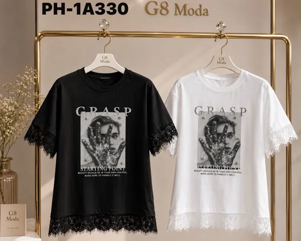 Playera con estampado gráfico y detalles de encaje