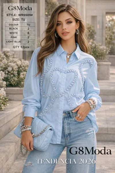 Camisa con detalle de perlas