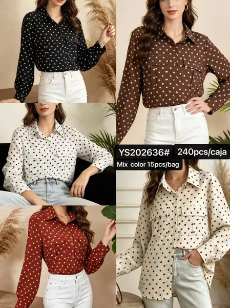 Camisa de botones con estampado de puntos