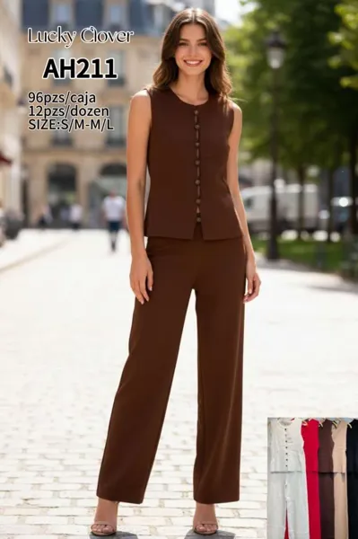 Conjunto de blusa sin mangas y pantalón