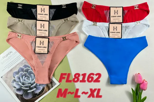 Bikini con pedreria y hebilla metalica