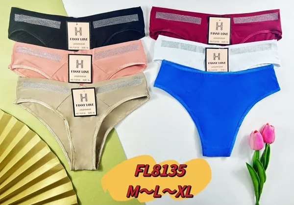 Bikini sin costuras con pedreria en cintura