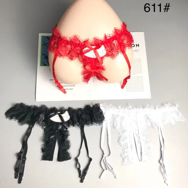 Liguero de encaje con tanga abierta