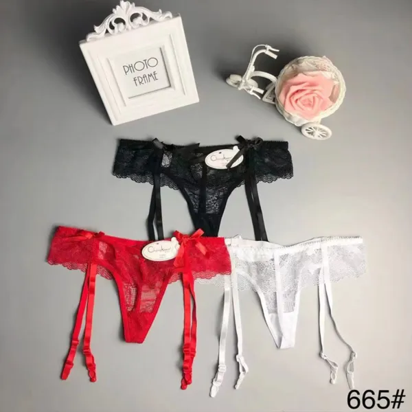 Liguero de encaje con tanga