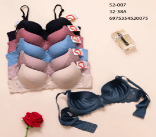 Brasier push-up con copa moldeada y encaje