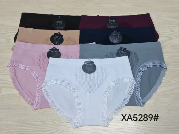 Calzón sin costuras con encaje floral en las piernas