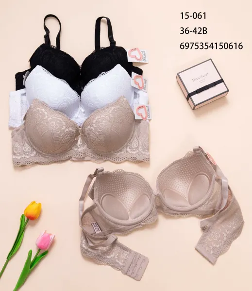 Brasier de encaje floral con push-up y varillas