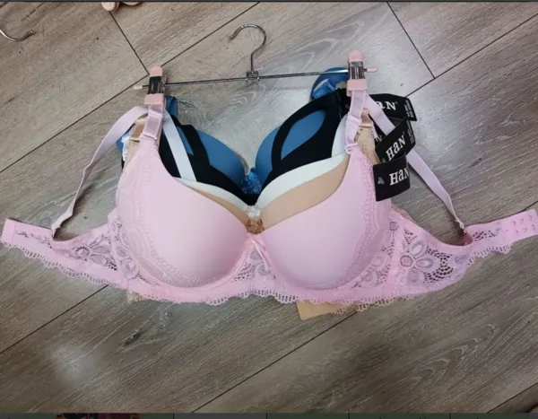 Brasier push-up rosa con encaje