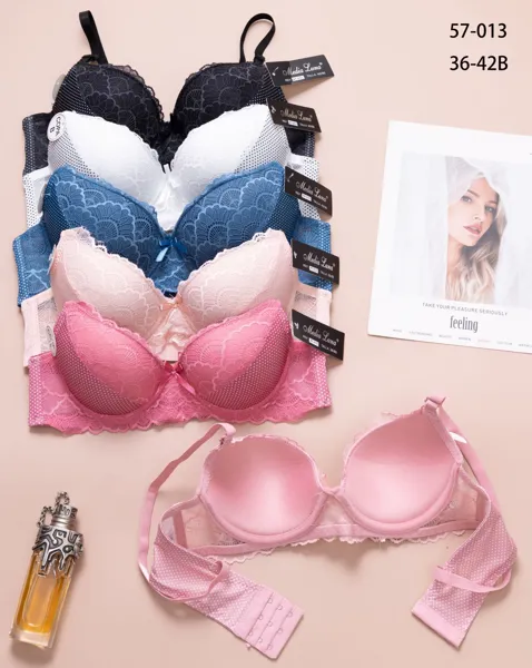 Brasier de encaje con puntos y realce